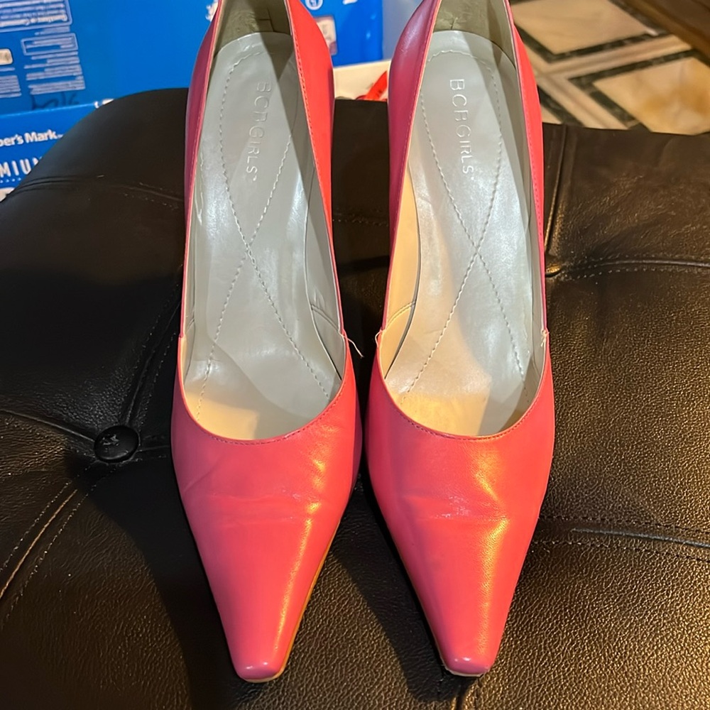 BCBGirls HOT PINK  Elongated Pointy Toe Heel (SZ. 8.5)
